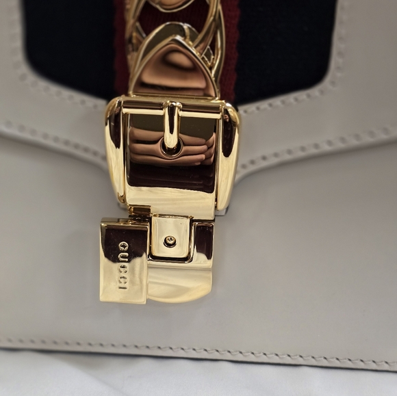 GUCCI Sylvie Series Satchel - Picture 6 of 10